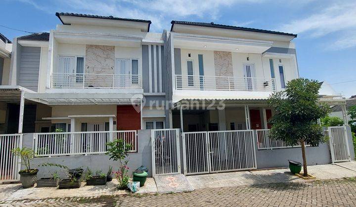 Rumah kost mewah modern 2 lantai SHM dekat universitas brawijaya malang  2