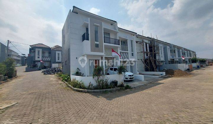 Dijual murah rumah modern 2 lantai karangploso malang  2