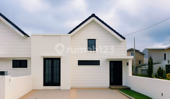 American Modern Zero House on Provincial Highway in Malang City - Super Strategic Location & Ready to Occupy