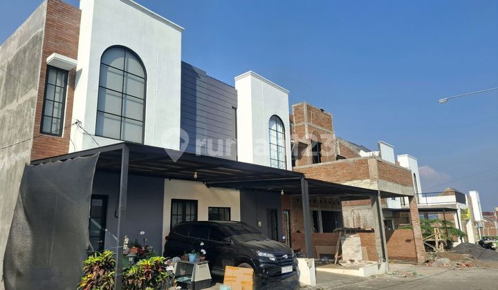 Hunian 2 Lantai Premium Minimalis Dengan Lingkungan Cluster One Gate System. Dekat Alun-alun & Mall Besar. 2