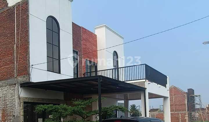 Exclusive & Comfortable 2-Story House – Strategic Location in Malang City 2