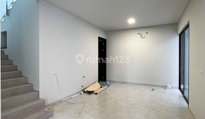 Dijual Rumah 2 Lantai di Surabaya Timur 2