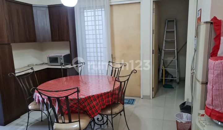 ruang makan rumah terawat dan termurah di