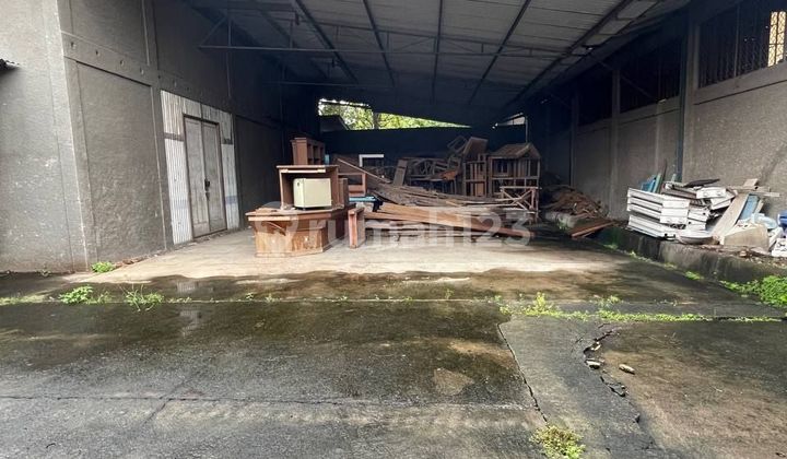 Veteran Gresik 3 Hectare Warehouse, near the port, Romokalisari toll gate.
