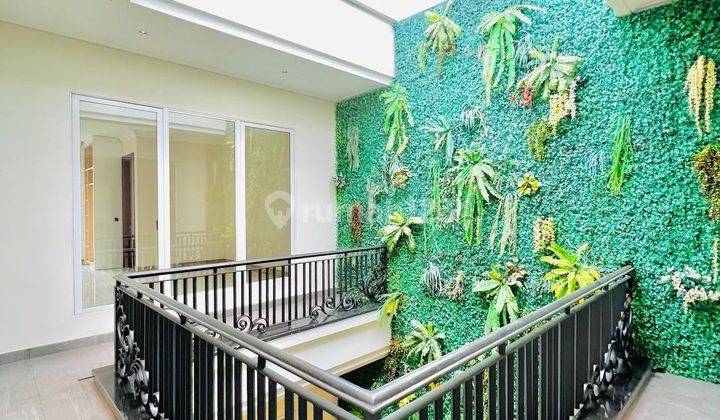 Rumah Mewah 2 Lantai Furnished HGB di Graha Famili Dekat Nathos  2