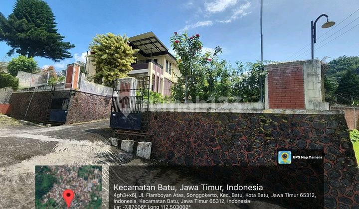Batu Malang Villa Ready to Occupied Swimming Pool