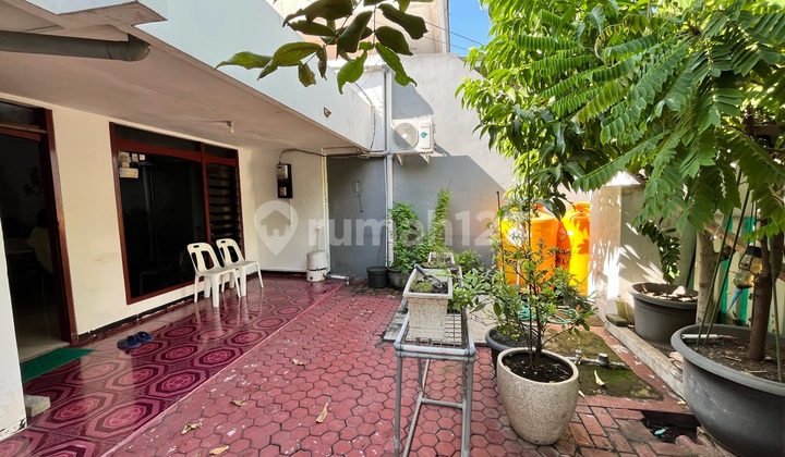 Ready-to-Occupy House 20 Meters from Main Road Near Dr. Soetomo Hospital, Unair C 2