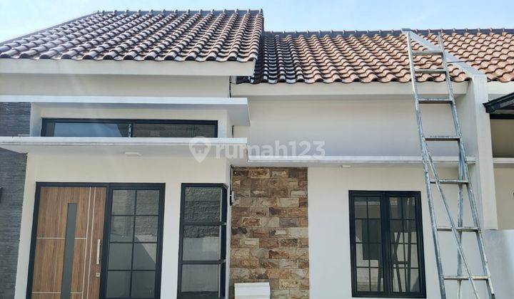 Rumah Minimalis Ready Stock Siap Huni di Apit 2 Stasiun KRL di Depok 1