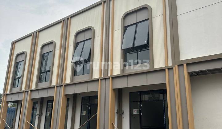 Ruko Komersial 2 Lantai Cocok Untuk Buka Usaha Ruko Komersial 2 Lantai Cocok Untuk Buka Usaha