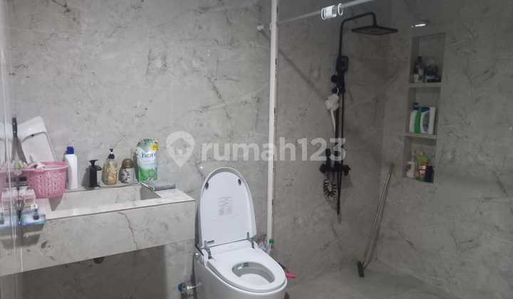 Quick Sale Semi Furnished House in Lippo Karawaci 2