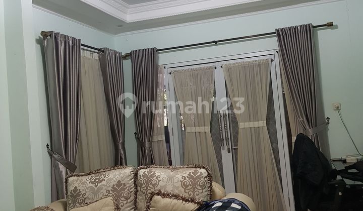 Dijual Cepat Rumah Hoek 2 Lantai Dekat Mall Sms Gading Serpong