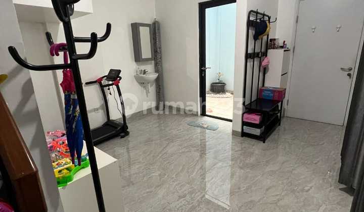 Rumah 3 Lantai Double Decker Furnished Di Lavon 2