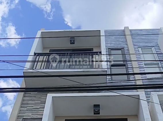 Quick Sale 3-Story House Near Lippo Mall Puri 2