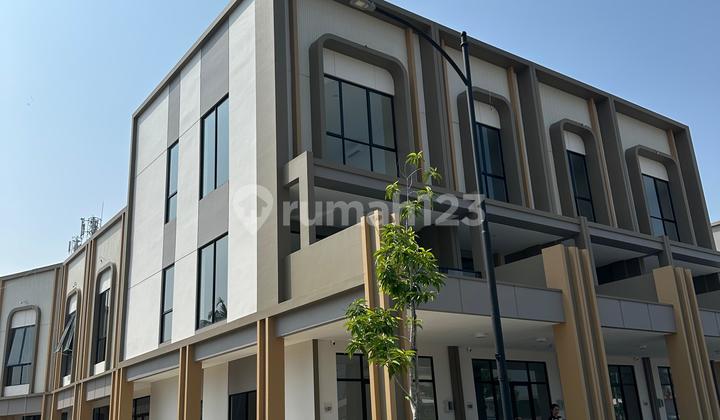 Ruko 3 Lantai Hoek Di Area Komersial Gading Serpong