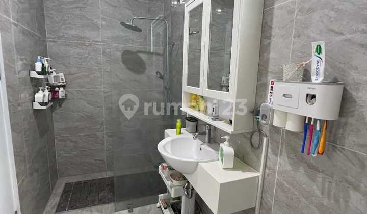 Rumah 3 Lantai Double Decker Furnished Di Lavon 2 2