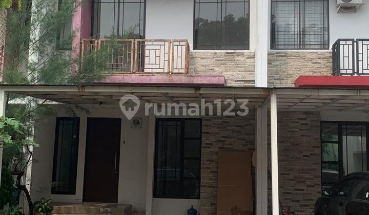 Rumah Bagus Lokasi sangat strategis Unfurnished SHM Green Lake City, Jakarta Barat
