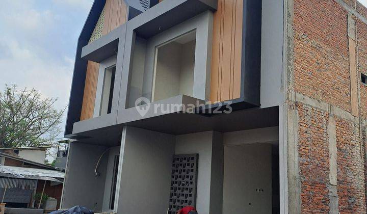 Rumah 2 Lantai Dekat Villa Pamulang 2