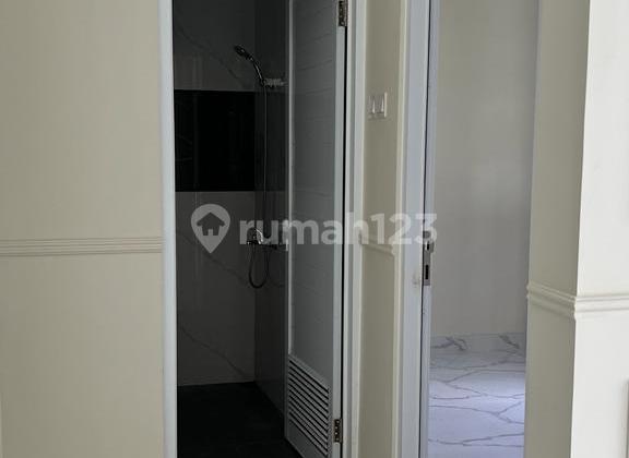 Rumah Cantik Rapih Siap Huni 1.1/4 lantai Lokasi Nusa Loka BSD City 6