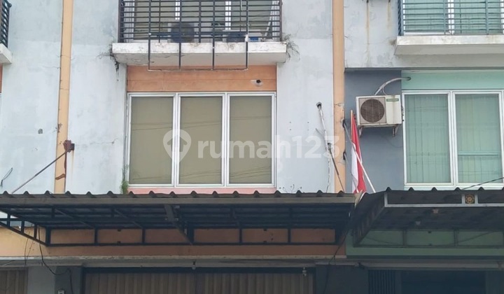 For Sale at a Loss, 2.5-Story Shop House in Kota Harapan Indah, Bekasi