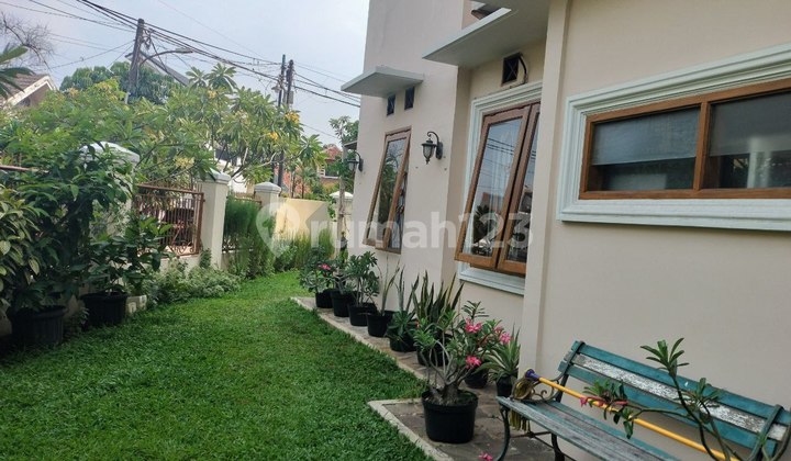 Rumah.mewah.di.dalam.komplek.posisi.di.hook.bebas Banjir Di.jatiwaringin Asri 2