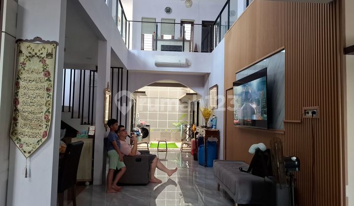 Jual Bu Rumah Artis Bagus Masih Baru Renovasi Lokasi Strategis Dekat Akses.toll.bebas Banjir Di.perumahan.grand.galaxy.bekasi 2