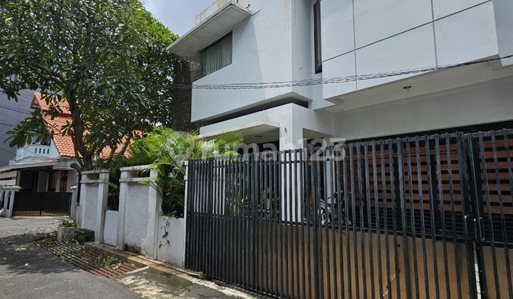 Rumah Kokoh Tanah Luas Lokasi Strategis di Tebet Timur Jakarta Selatan