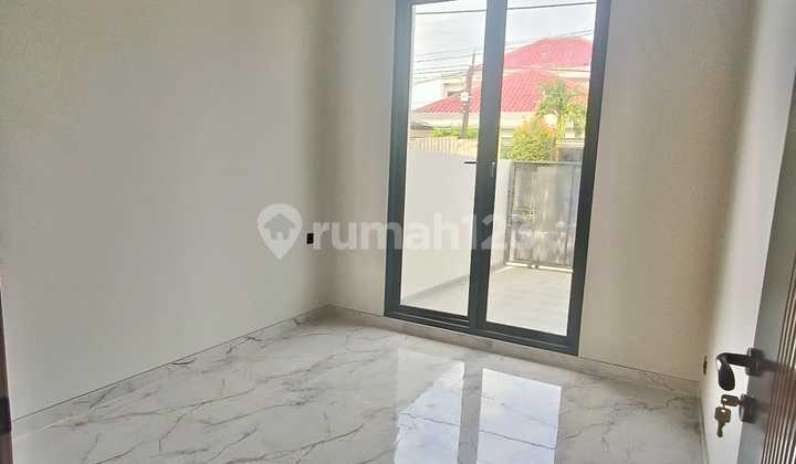 Rumah 2 Lantai Baru , Mewah Ndak Kaleng2 di Manyar Kertoarjo 2