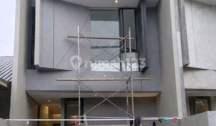 Rare! Five-Star Facade, Sidewalk Price in Rungkut Mapan Surabaya 1