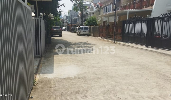 Furnished Janur Indah House flood-free Kelapa Gading 1