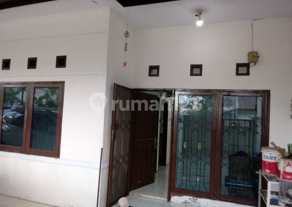 Hook House Renovated Flood-Free Strategic Harapan Indah Bekasi Hook House Renovated Flood-Free Strategic Harapan Indah Bekasi