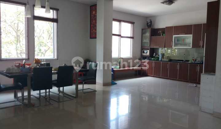 Rumah Furnished plus rooftop nego di Kalibaru Timur Dekat Senen 2
