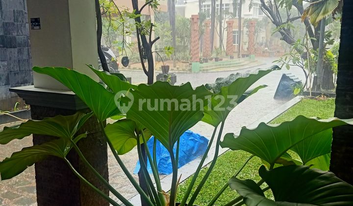 Modern Hook House Furnished 2 Floors Exclusive in Kelapa Gading 2