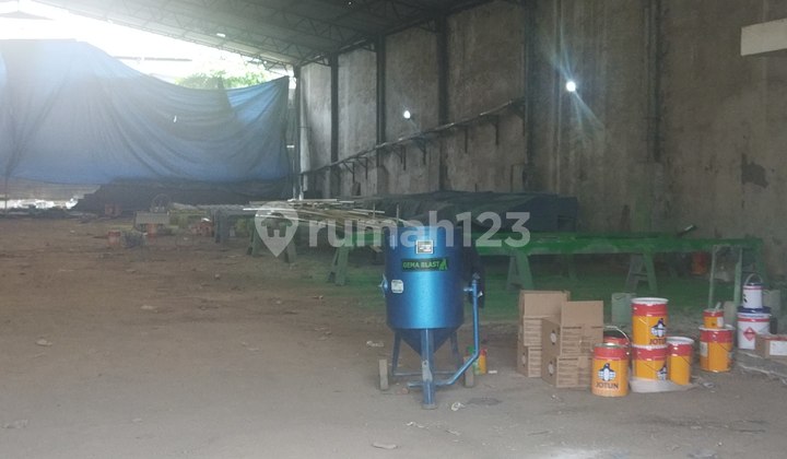 Strategic Location Warehouse Near Kota Wisata Toll Road Container Access