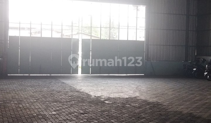 Gudang Plus Kantor Strategis Jl Raya Setu Dekat Grand Wisata