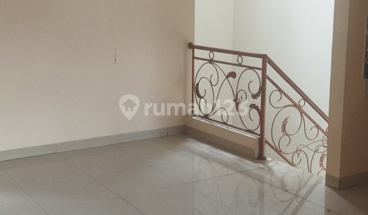 Rumah Kos 2 Lantai Lokasi Strategis Dekat Arion Plaza Rawamangun