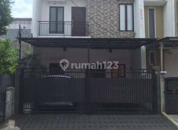 Rumah di Tebet timur 3 Lantai Bagus Sekali SHM Unfurnished 1