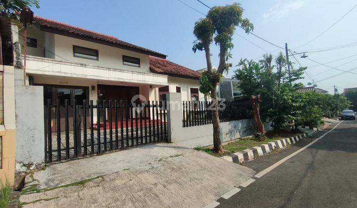 Rumah Luas murah di Komplek billymoon 2