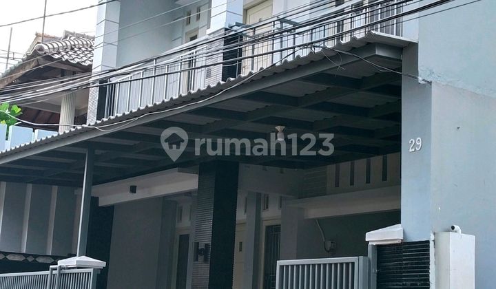 Rumah Bagus Siap Huni Daerah Semi Komplek Rawasari