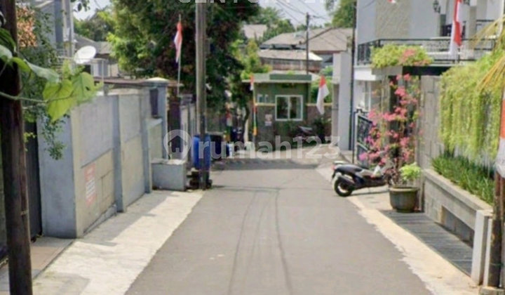 Dijual Rumah 2 Lantai di Kebayoran Lama Jakarta Selatan 2