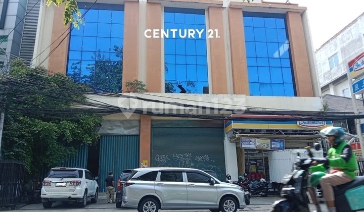 Dijual dan Disewakan 3 Ruko Gandeng Bendungan Hilir Jakarta Pusat