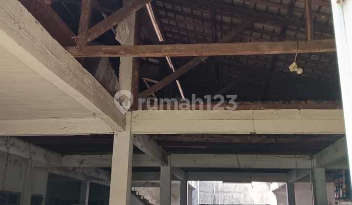 Rumah Hitung Tanah Ex Gudang Catering Pinggir Jalan di Pulogadung 2