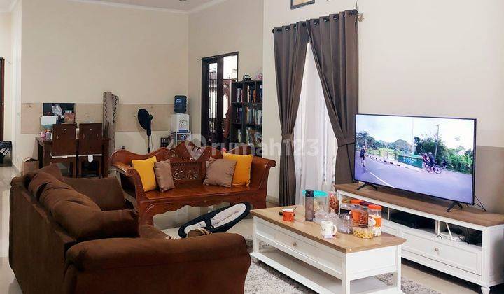 Dijual Rumah Luas Nyaman Lingkungan Bagus di Graha Raya Bintaro  1