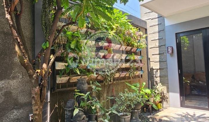 A Serene and Sturdy House on the Side of Cendrawasih Raya Street, Ciputat 2