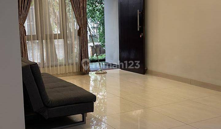 Hunian Berkonsep Modern Fully Furnished 2Lt Di BSD City Foresta  2