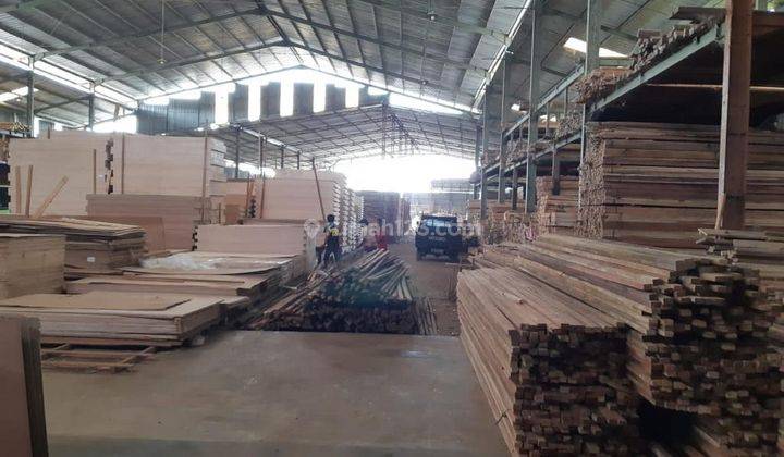 Gudang berlokasi strategis 8710 m di Jalan raya cisauk Tangerang