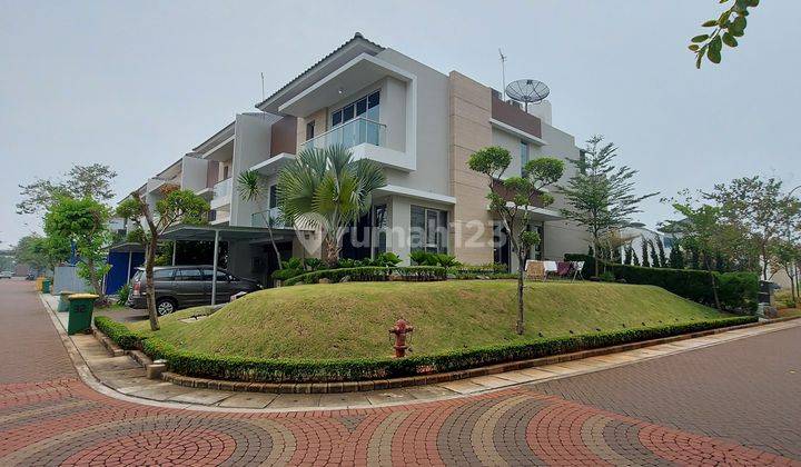 Rumah Hook Mewah Fully Furnished di Golf Island PIK 2