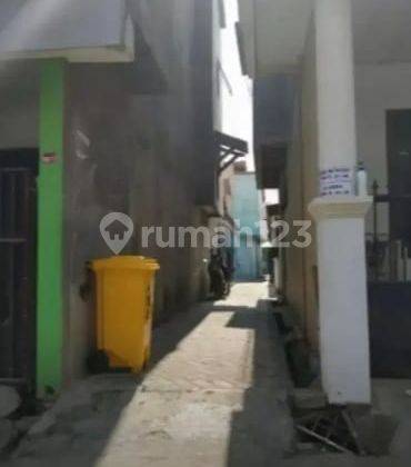 Rumah dengan 7kamar cocok dijadikan rumah kost di Bintaro Sek3 2