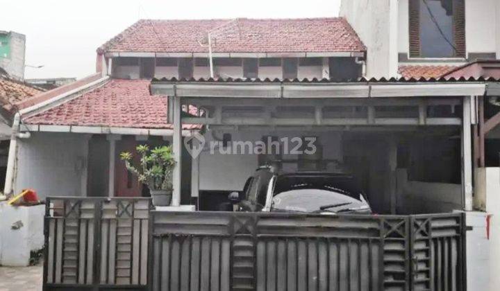 Rumah 2Lantai berlokasi strategis cocok untuk kostan di cawang 1