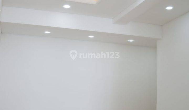 Rumah Brand New 4Lantai hadap timur di Meruya Utara - Jakarta  1