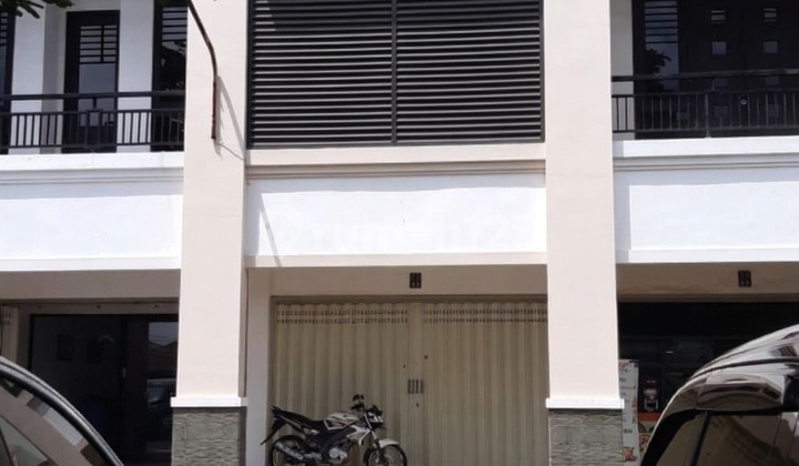 For Rent: Ready-to-Use Shophouse in Pondok Tjandra Shophouse Complex, Waru, Sidoarjo